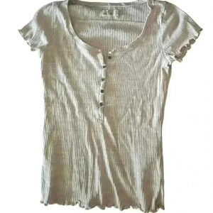 HOLLISTE RIBBED BASIC LIGHT PINK SHIRT SIZE SMALL